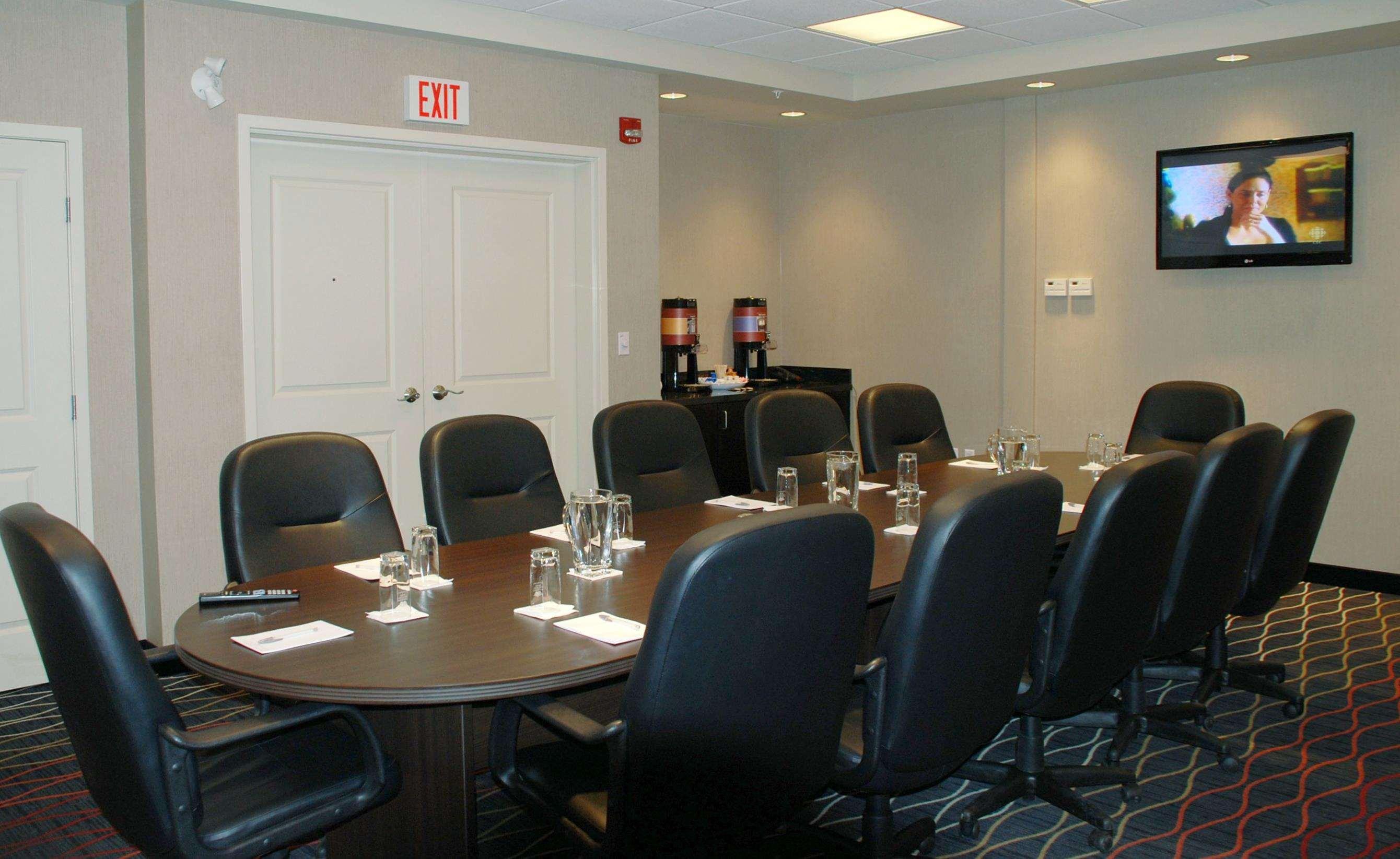 Hampton Inn & Suites By Hilton Lethbridge Einrichtungen foto