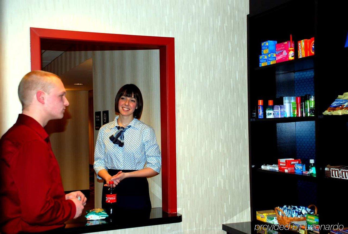 Hampton Inn & Suites By Hilton Lethbridge Einrichtungen foto